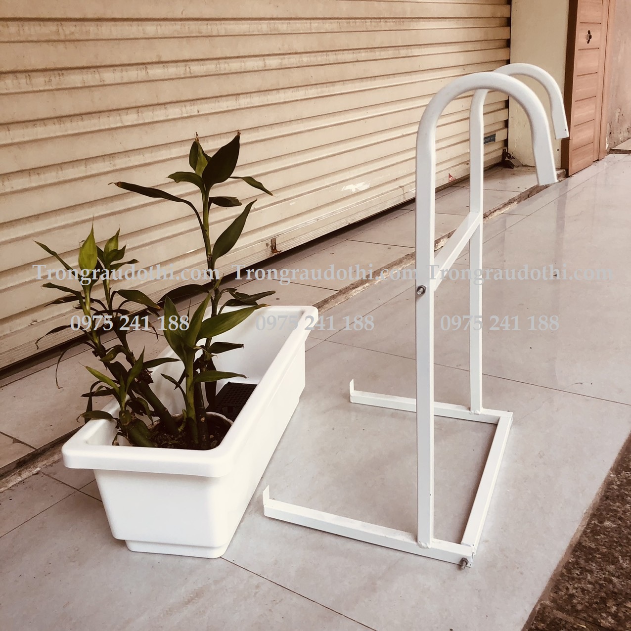 Móc treo 1 tầng màu trắng cho chậu 67x24cm - Ảnh 1